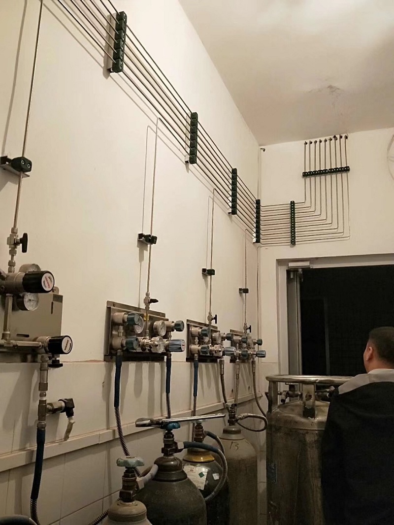 北京(jing)大學物理(li)學院實驗(yan)室氣路改(gǎi)造工程案(àn)例